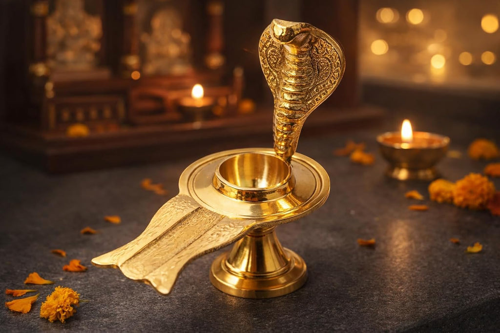 Jaisakshi Pure Brass Shivling Abhishek Stand with Naag (Sheshnaag) | Traditional Jaladhari / Jaldhari Puja Argha Base for Shivling Abhishek & Rudrabhishek Puja शिवलिंग अभिषेक हेतु पीतल जालधारी (8x5x8cm Small)